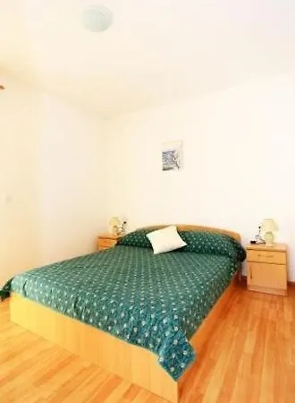 In With Seaview, Balcony, Air Condition, Wifi Apartment *