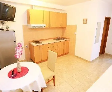 In With Seaview, Balcony, Air Condition, Wifi