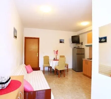 In With Seaview, Balcony, Air Condition, Wifi * Kali